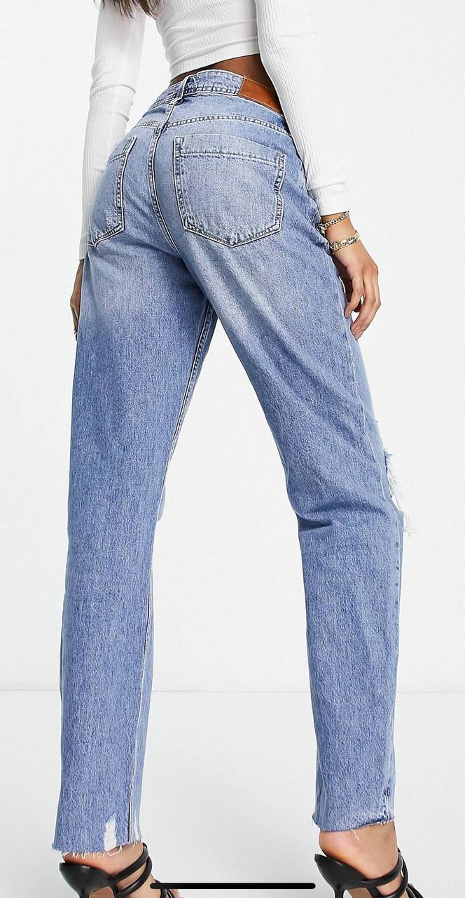 Jeans drepti cu rupturi