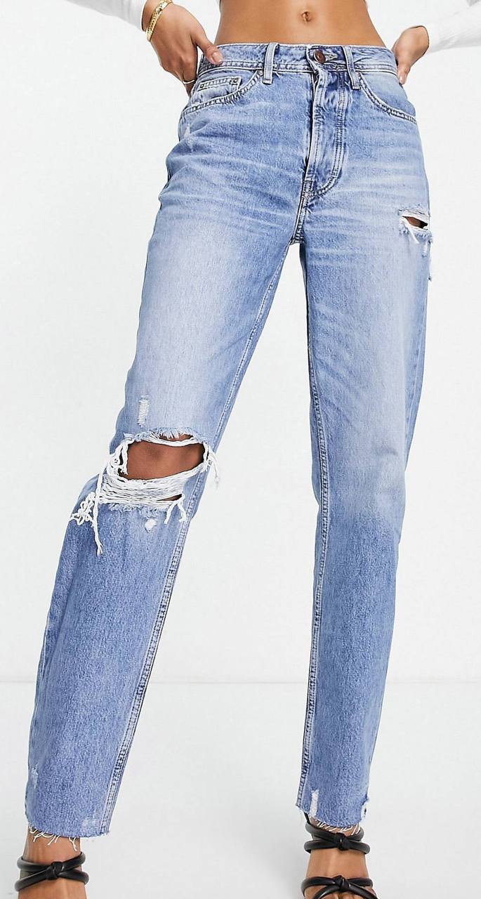 Jeans drepti cu rupturi